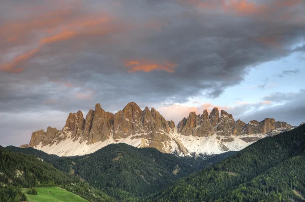 Pôr do sol, Dolomite Montanhas na Itália — Fotografia de Stock