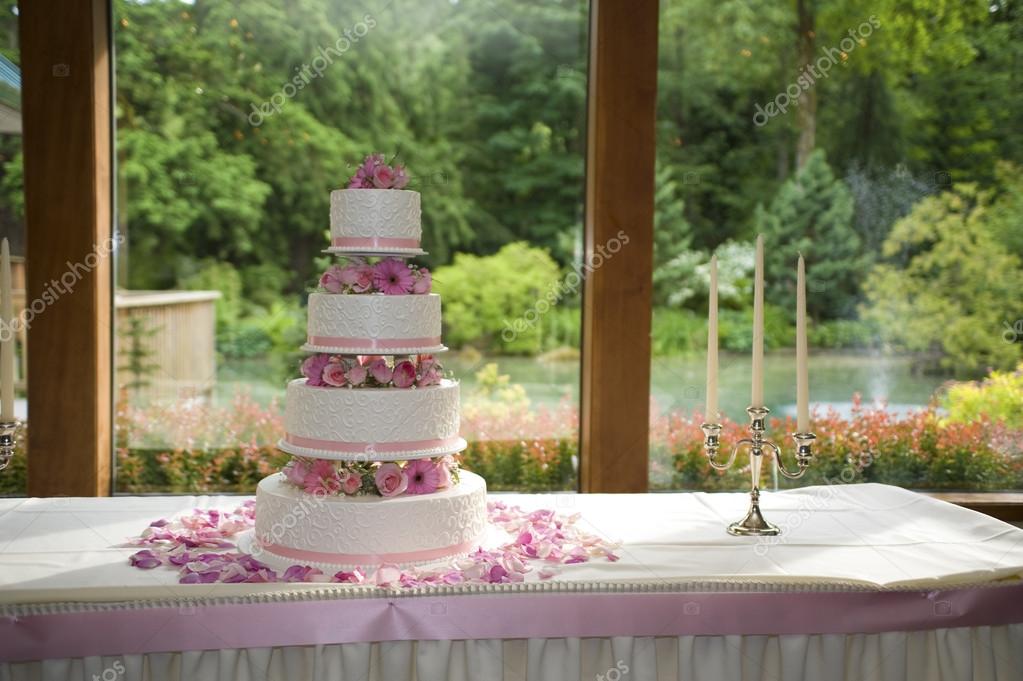 Wedding cake — Stock Photo © robertcrum 21590963
