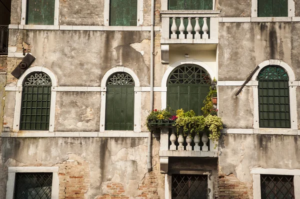 Casas antiguas, Venecia, Italia — Foto de Stock