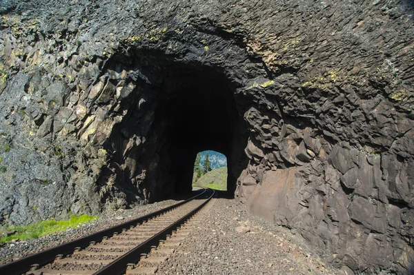 Tunel kolejowy, utwory — Zdjęcie stockowe
