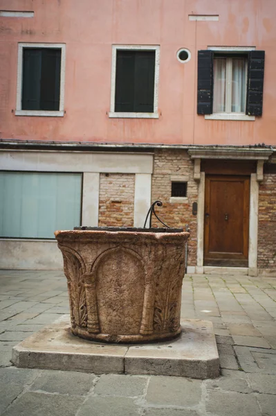 Old water well, Venice — Stock Photo, Image