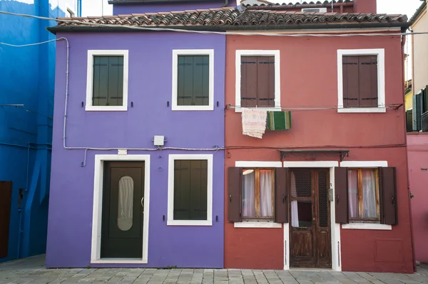 Multi-barevné domy, burano, Itálie — Stock fotografie