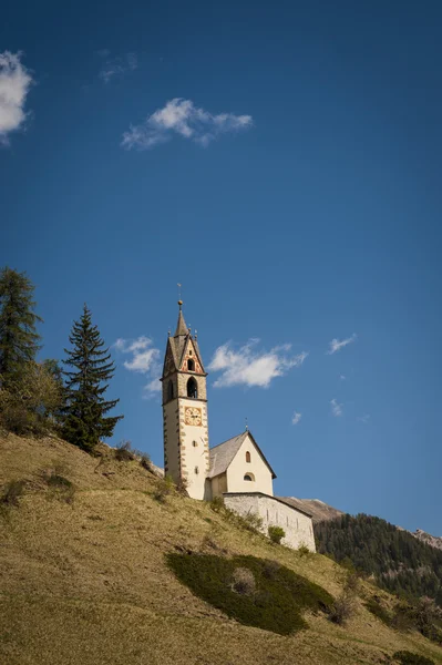 Church and steeple, Tyrolean region of Italy — Stock Photo, Image