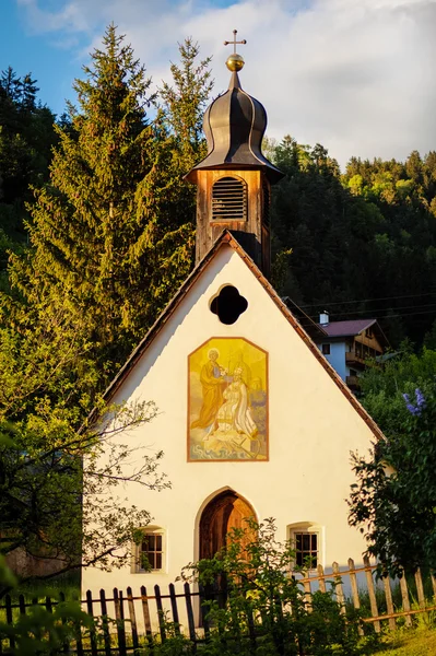 Cute church in small Italian village — Stock Photo, Image