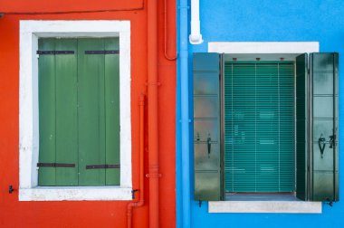 iki duvar, kırmızı ve mavi, burano, İtalya