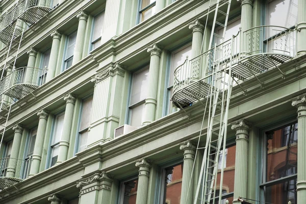 Edificios históricos en el distrito Soho de Nueva York — Foto de Stock