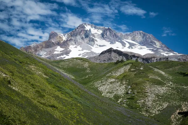 MT. κουκούλα, κάτω από τον ουρανό του καλοκαιριού, Όρεγκον — Φωτογραφία Αρχείου