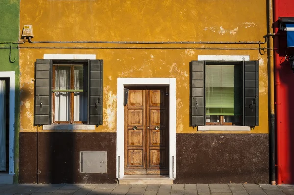 Barevné domy, burano, Itálie — Stock fotografie