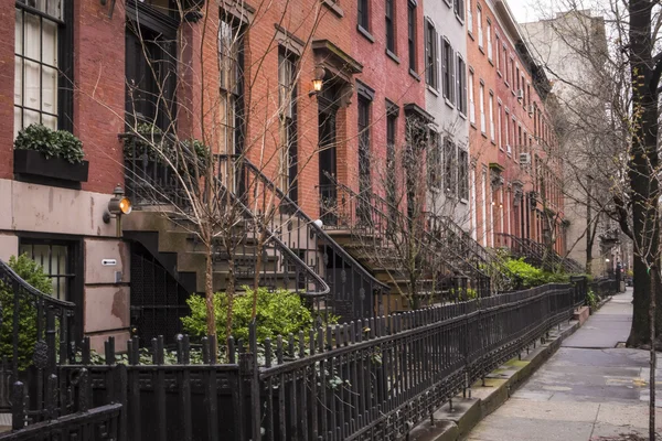 Edifício de apartamentos clássico de Nova York — Fotografia de Stock