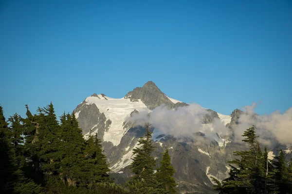 Mt シュクサン ワシントン州カスケードします。 — ストック写真