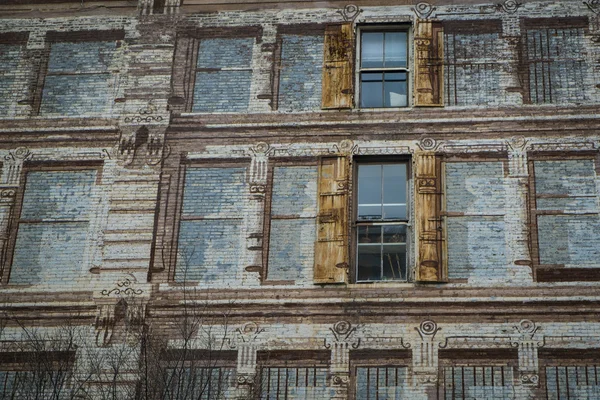 Старі будівлі з розписом windows, Нью-Йорк — стокове фото