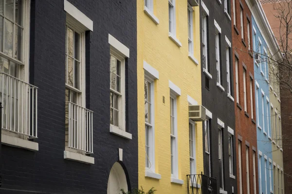 Kolorowe budynki mieszkalne, Nowy Jork — Zdjęcie stockowe
