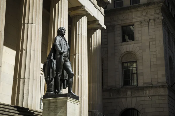 Szobor a george washington, federal hall, new york city — Stock Fotó