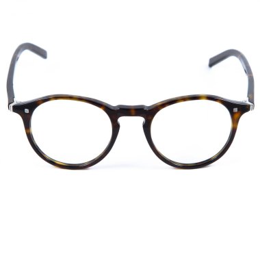 Beyaz arka planda gözlük çerçeveleri. Beyaz arkaplandaki çerçeveli gözlükleri şık yap.