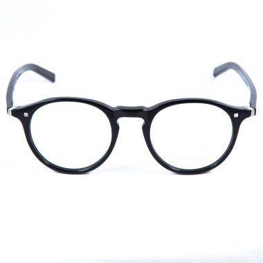 Beyaz arka planda gözlük çerçeveleri. Beyaz arkaplandaki çerçeveli gözlükleri şık yap.