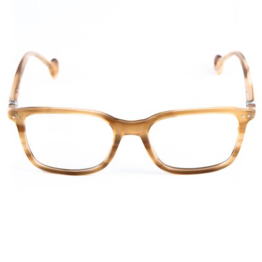 Beyaz arka planda gözlük çerçeveleri. Beyaz arkaplandaki çerçeveli gözlükleri şık yap.