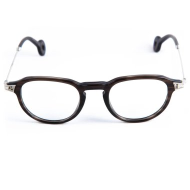 Beyaz arka planda gözlük çerçeveleri. Beyaz arkaplandaki çerçeveli gözlükleri şık yap.