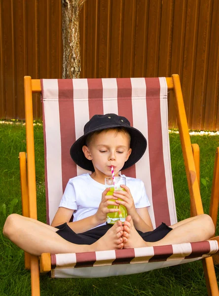 Sunny Summer Day Girl Boy Six Years Old European Appearance — Zdjęcie stockowe