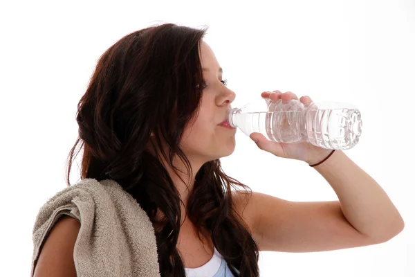 Adolescente agua potable — Foto de Stock