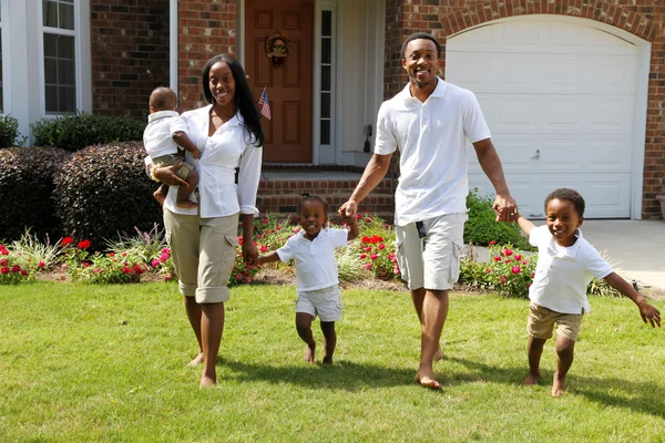 Afrikanisch-amerikanische Familie — Stockfoto