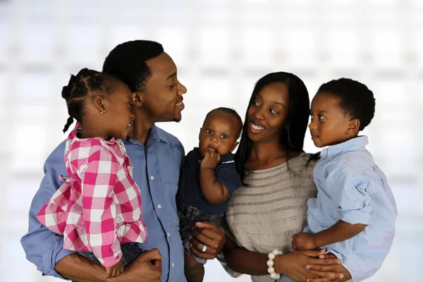 Familia afroamericana — Foto de Stock