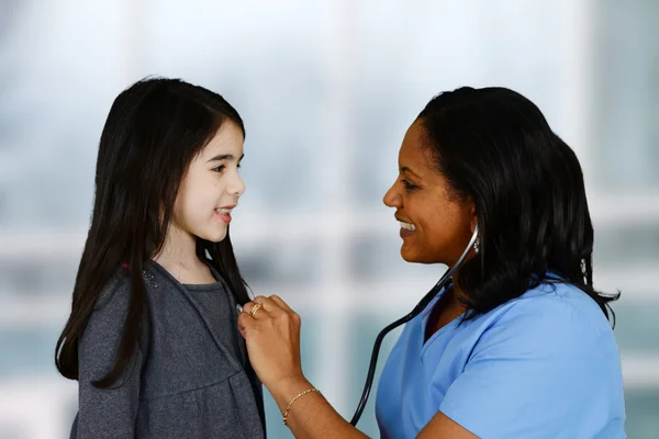 Sjuksköterska och patient — Stockfoto