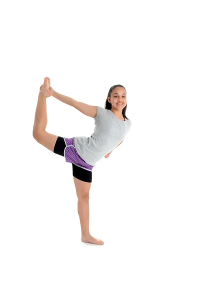 Flicka i Yoga pose — Stockfoto