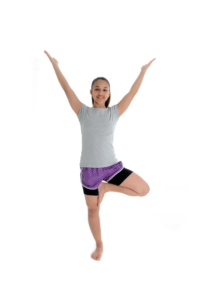 Flicka i Yoga pose — Stockfoto