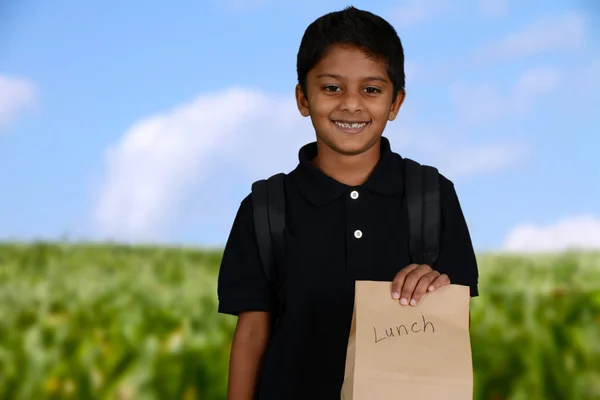 Jongen naar school te gaan — Stockfoto