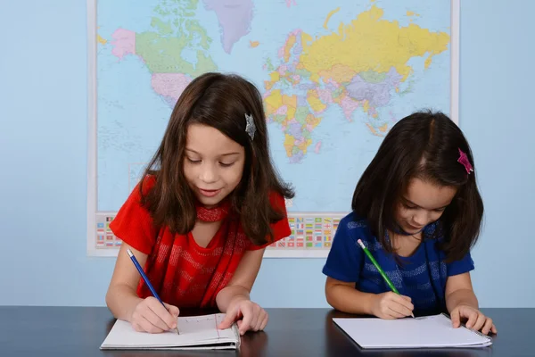 I bambini a scuola — Foto Stock