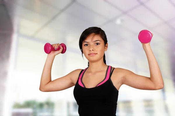 Entrenamiento en el gimnasio —  Fotos de Stock