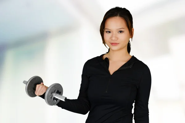 Kobieta ćwiczy — Zdjęcie stockowe