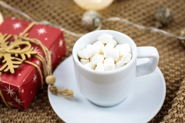 Kopp Kaffe Brun Strikket Genser Krans Leda Lys Kvinner Lager – stockfoto