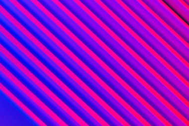 Pembe ve menekşe arkaplanda çizgiler var. Eğim ve çizgilerle soyut neon arkaplan.