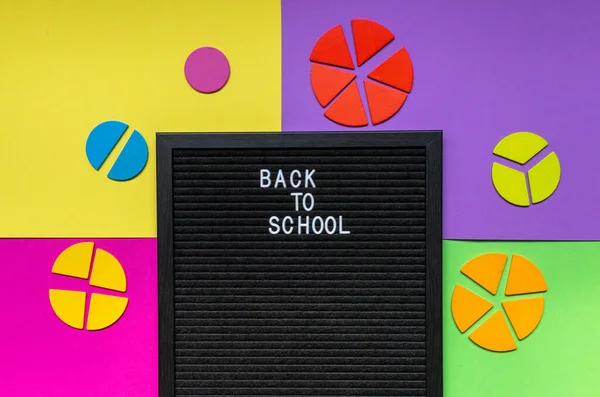 Tablero Letras Con Lápices Fracciones Coloridas Matemáticas Matemáticas Divertidas Interesantes —  Fotos de Stock