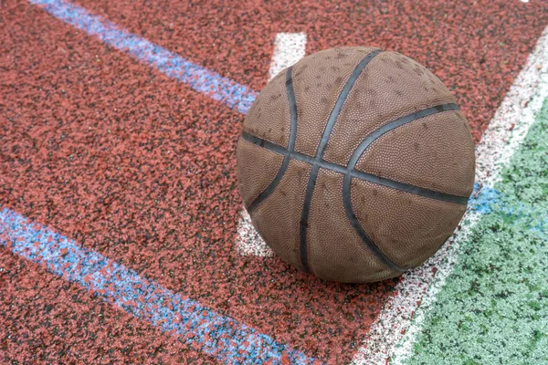 Close Basketball Ball Red Court Basketball Street Indoor Court Sports — Photo