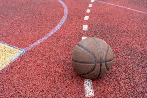 Close Basketball Ball Red Court Basketball Street Indoor Court Sports — Stock Photo, Image