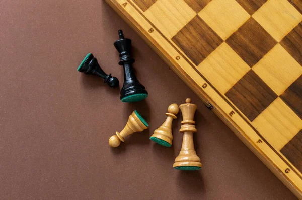 Chess Board Chess Pieces Desktop Games Brown Table Home Entertaiment — Stockfoto