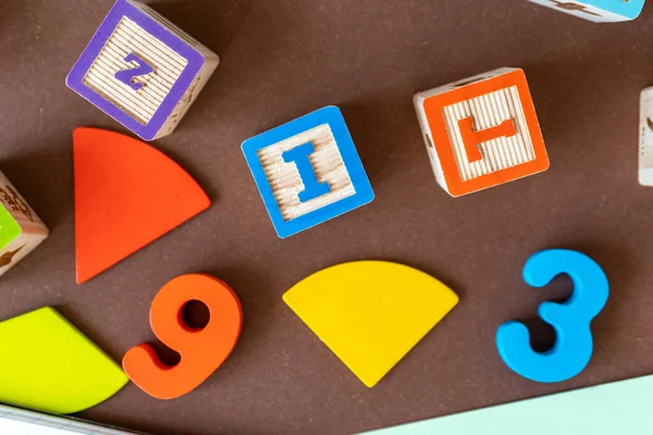 Wooden Kids Toys Colourful Paper Educational Toys Blocks Pyramid Pencils — Stockfoto