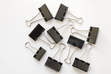 beyaz zemin üzerinde bağlayıcı