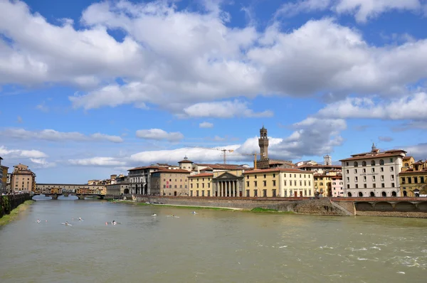 Ponte vecchio in florentie — Stockfoto