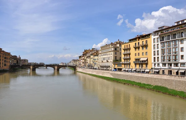 Ponte santa-trinita te florence — Stockfoto