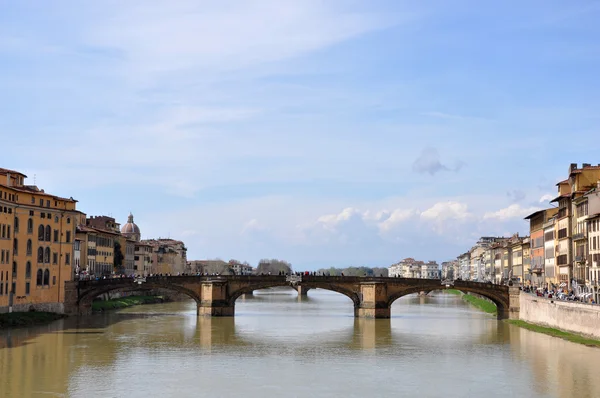 Ponte santa-trinita te florence — Stockfoto