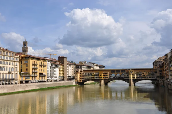 Ponte vecchio in florentie — Stockfoto