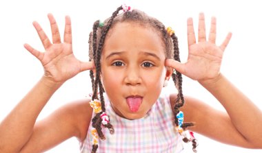 Mutlu küçük bir kızın portresi