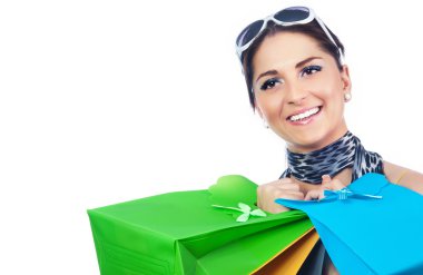 Alışveriş çantalı kadın.