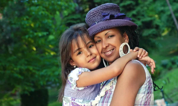 Mother and daughter — Stock Photo, Image