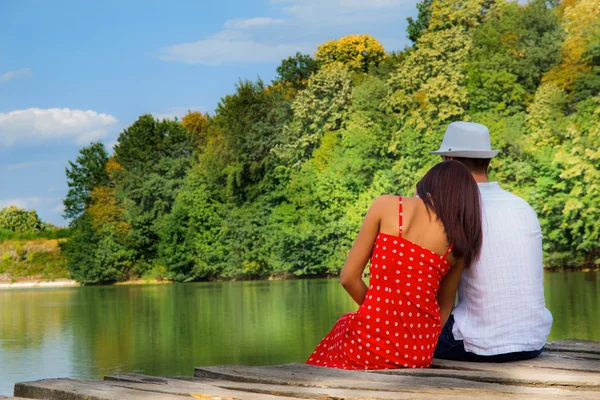 Jonge gelukkige vrouw — Stockfoto