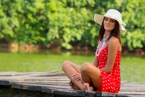 Jovem mulher feliz — Fotografia de Stock