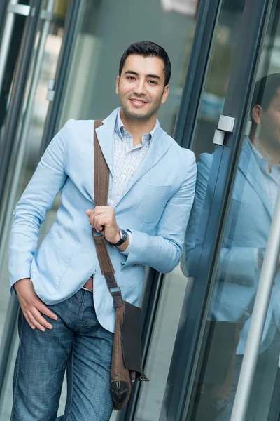 Retrato de un joven — Foto de Stock